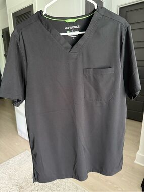 healing hands men’s Black V-Neck scrub set
